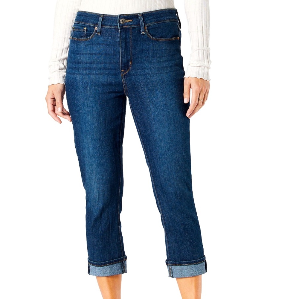 Plus size Signature by Levi Strauss & Co—Mid rise capri